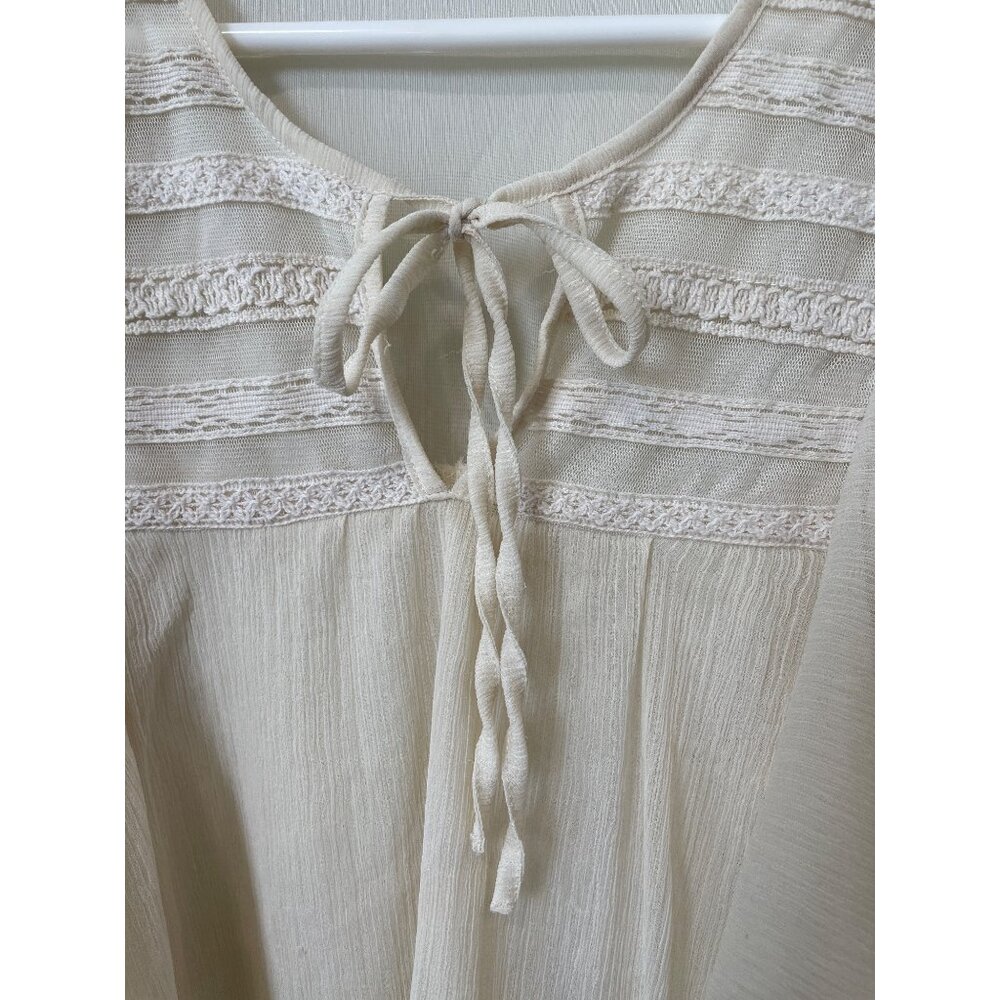 Mudd Blouse Size Small Sheer Flutter Sleeves Lace… - image 3